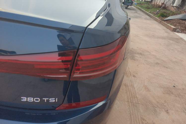Used Volkswagen Passat 2023 Revised Version 380TSI Flagship Edition Right Rear Taillight