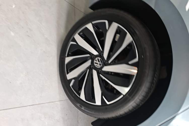 Used Volkswagen Passat 2023 Revised 330TSI Elite Edition Right Rear Wheel Hub