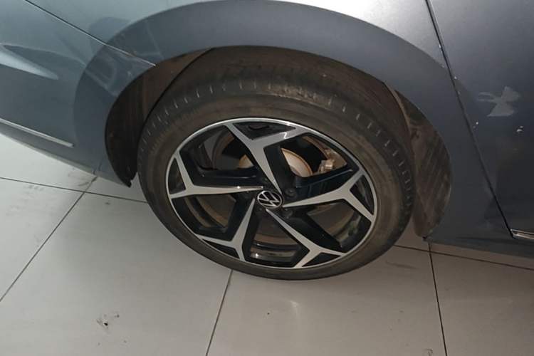 Used Volkswagen Passat 2023 Restyled 330TSI Starry Luxury Edition Right Rear Wheel Hub