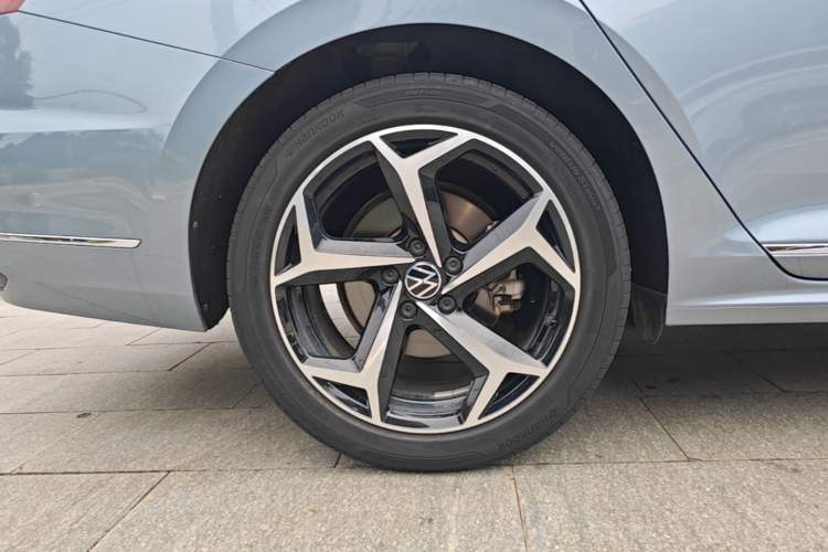 Used Volkswagen Passat 2023 Revised 330TSI Starry Elite Edition Right Rear Wheel Hub