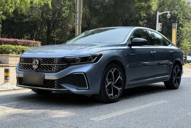 Used Volkswagen Passat 2023 330TSI Starry Luxury Edition