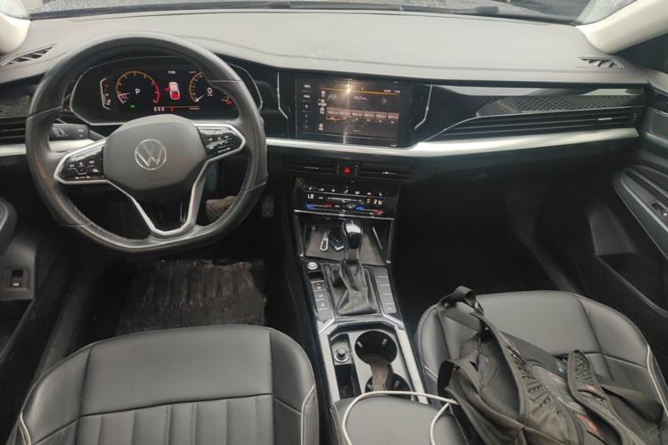 Used Volkswagen Passat 2023 Revised 330TSI Elite Edition Center Console