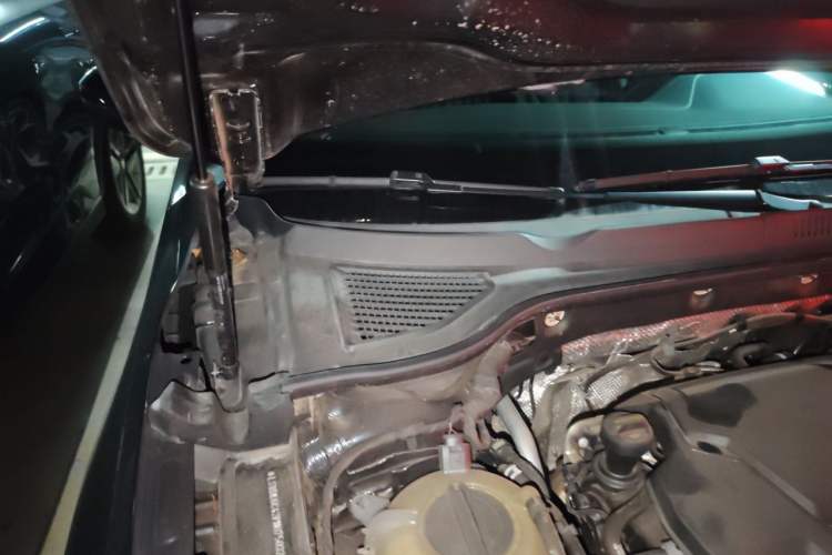 Used Volkswagen Passat 2023 Revised 330TSI Starry Elite Edition Engine Bay Right