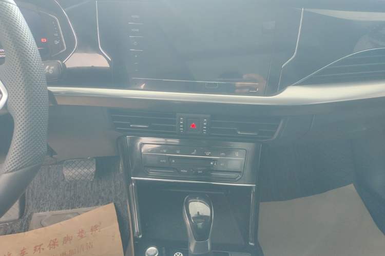Used Volkswagen Passat 2024 380TSI Dragon Edition Audio And AC Panel