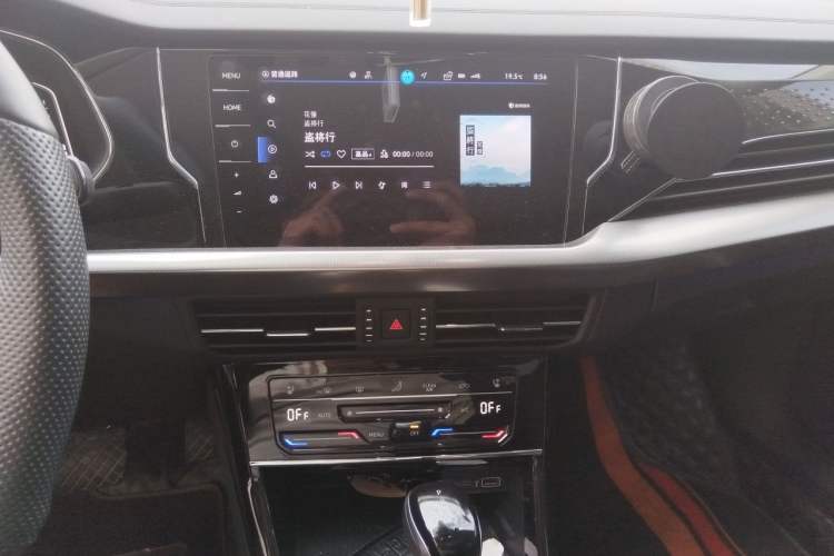 Used Volkswagen Passat 2024 380TSI Luxury Edition Audio And AC Panel