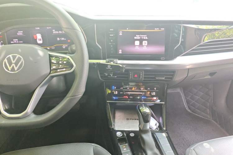 Used Volkswagen Passat 2024 380TSI Elite Edition Audio And AC Panel