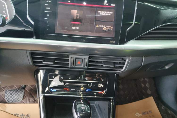 Used Volkswagen Passat 2024 330TSI Starry Elite Edition Audio And AC Panel