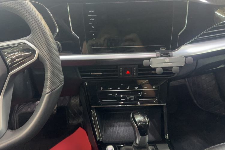 Used Volkswagen Passat 2024 380TSI Starry Elite Edition Audio And AC Panel