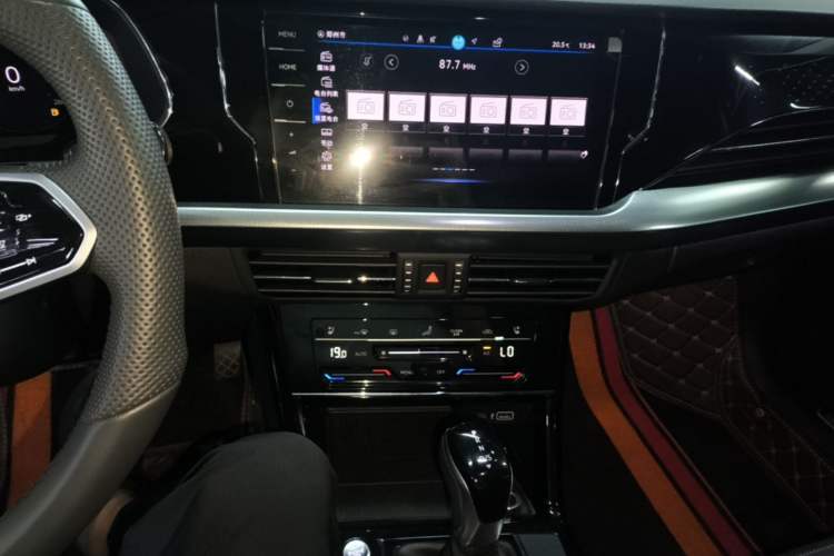 Used Volkswagen Passat 2024 380TSI Luxury Edition Audio And AC Panel