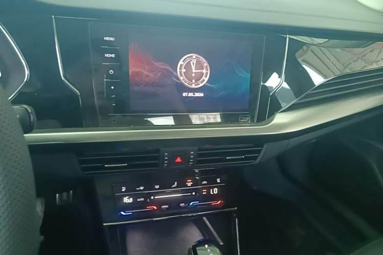 Used Volkswagen Passat 2024 330TSI Elite Edition Audio And AC Panel