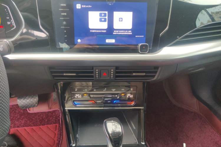 Used Volkswagen Passat 2024 330TSI Elite Edition Audio And AC Panel