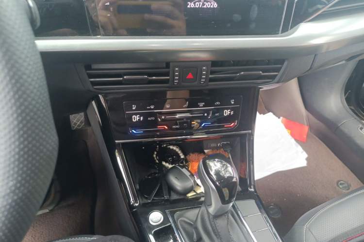 Used Volkswagen Passat 2024 380TSI Flagship Edition Audio And AC Panel
