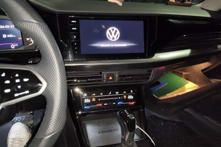 Used Volkswagen Passat 2024 380TSI Luxury Edition Audio And AC Panel