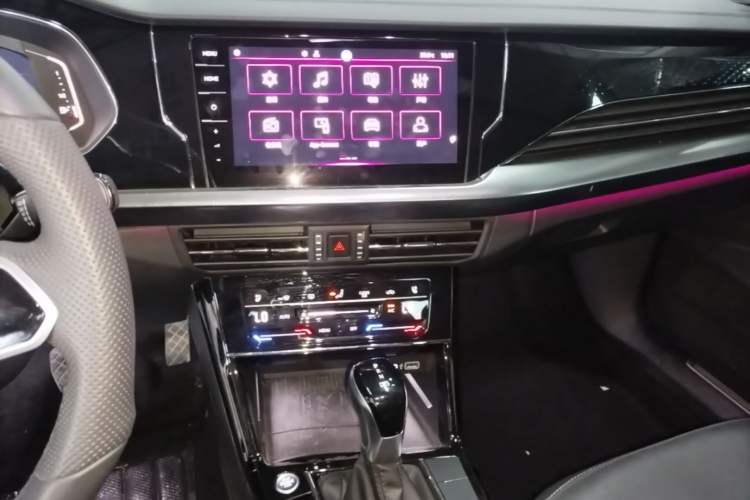 Used Volkswagen Passat 2024 380TSI Starry Luxury Edition Audio And AC Panel