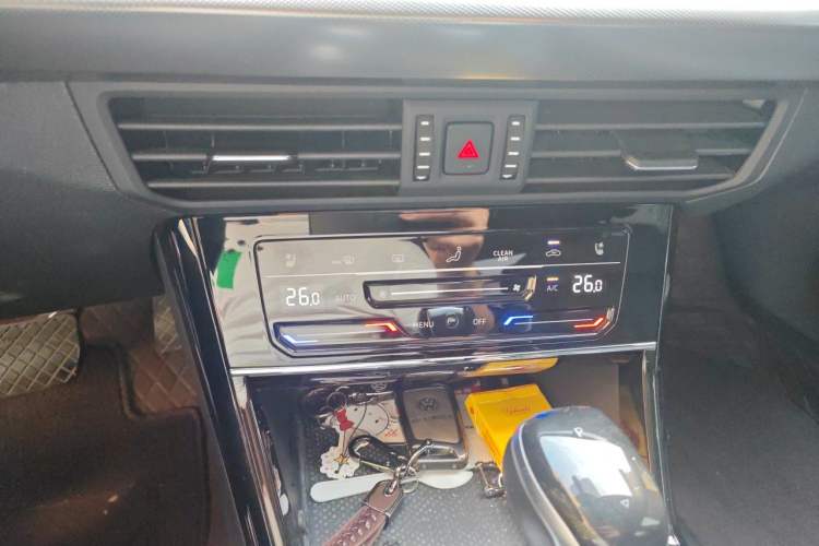Used Volkswagen Passat 2024 380TSI Elite Edition Audio And AC Panel