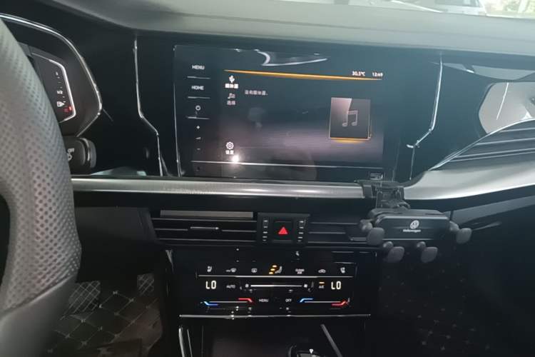 Used Volkswagen Passat 2024 330TSI Elite Edition Audio And AC Panel