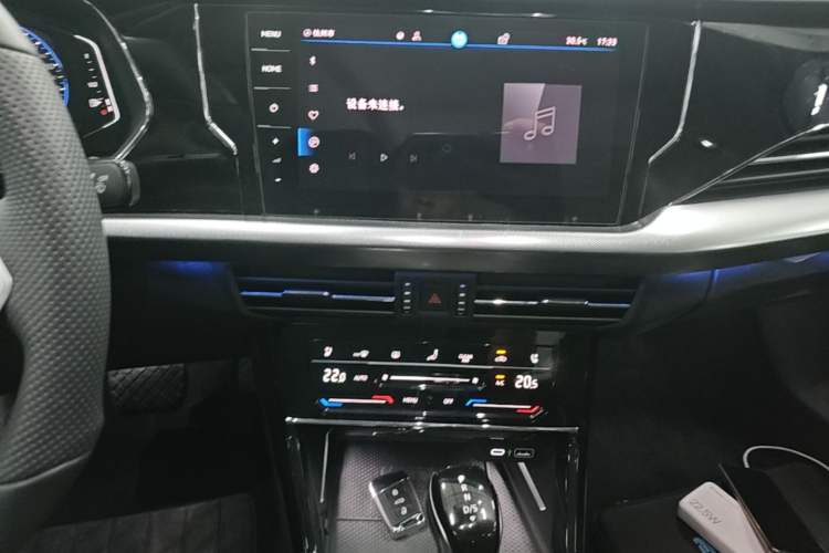 Used Volkswagen Passat 2024 380TSI Luxury Edition Audio And AC Panel
