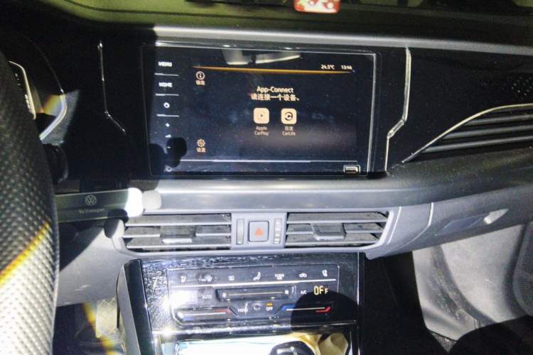 Used Volkswagen Passat 2024 380TSI Starry Elite Edition Audio And AC Panel