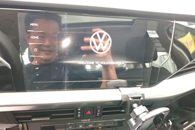 Used Volkswagen Passat 2024 280TSI Business Edition Audio And AC Panel