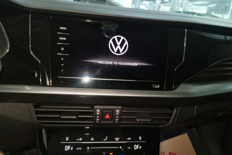 Used Volkswagen Passat 2024 330TSI Elite Edition Audio And AC Panel