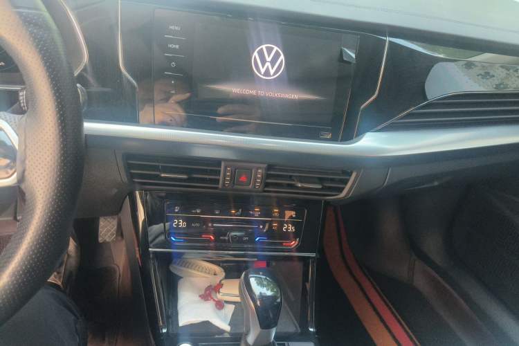 Used Volkswagen Passat 2024 330TSI Elite Edition Audio And AC Panel
