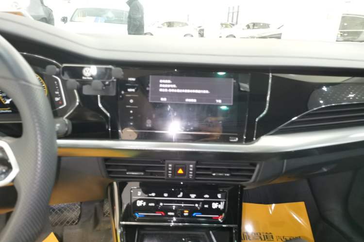 Used Volkswagen Passat 2024 380TSI Elite Edition Audio And AC Panel
