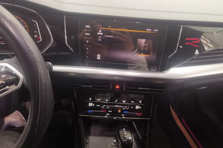 Used Volkswagen Passat 2024 380TSI Starry Elite Edition Audio And AC Panel