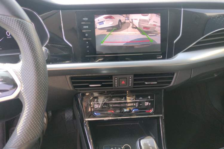 Used Volkswagen Passat 2024 330TSI Starry Elite Edition Audio And AC Panel