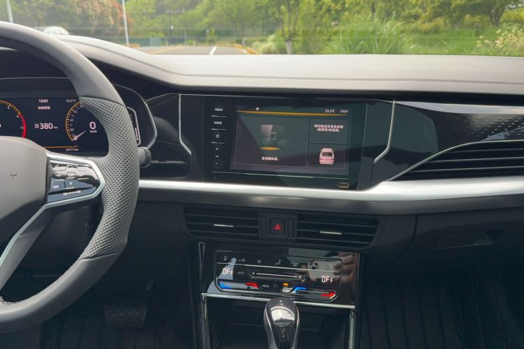 Used Volkswagen Passat 2024 380TSI Dragon Edition Audio And AC Panel