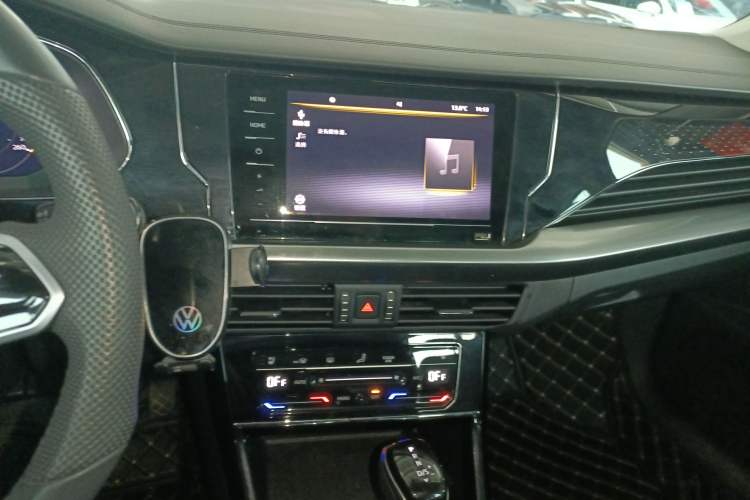 Used Volkswagen Passat 2024 380TSI Starry Dragon Edition Audio And AC Panel