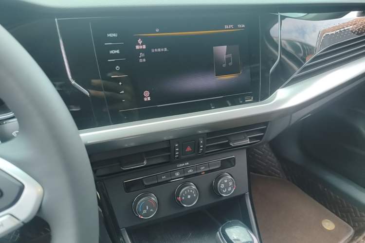 Used Volkswagen Passat 2024 280TSI Business Edition Audio And AC Panel