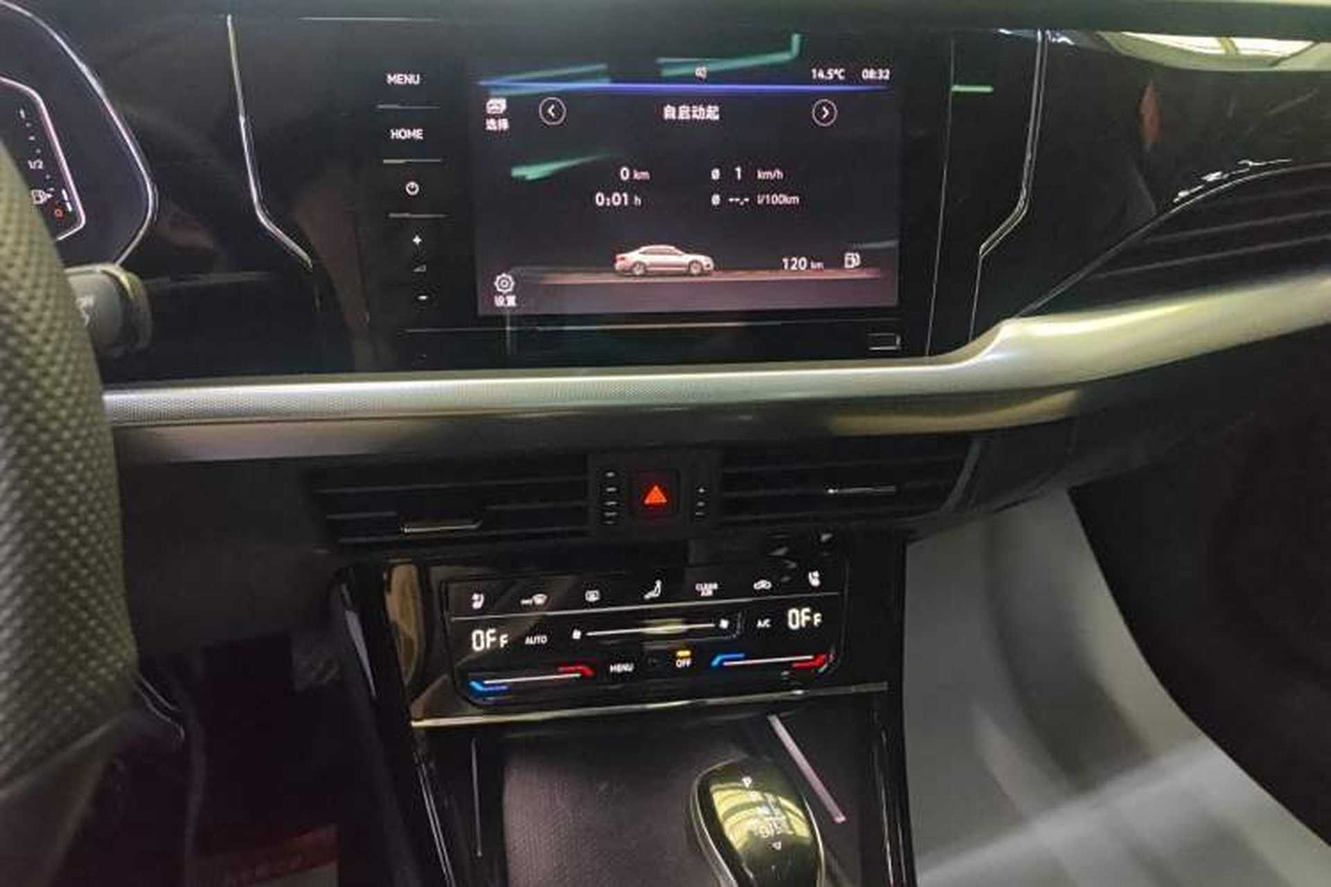 Used Volkswagen Passat 2024 330TSI Starry Elite Edition Audio And AC Panel