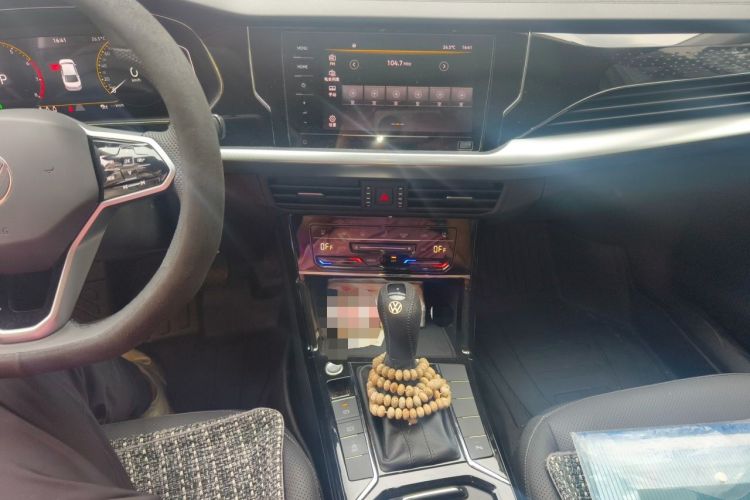 Used Volkswagen Passat 2024 330TSI Elite Edition Audio And AC Panel