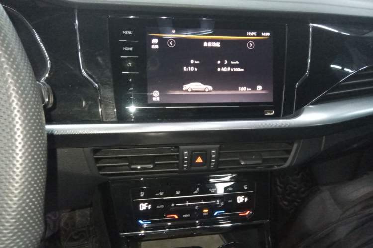 Used Volkswagen Passat 2024 380TSI Starry Elite Edition Audio And AC Panel