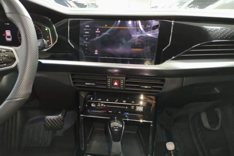 Used Volkswagen Passat 2024 380TSI Starry Dragon Edition Audio And AC Panel