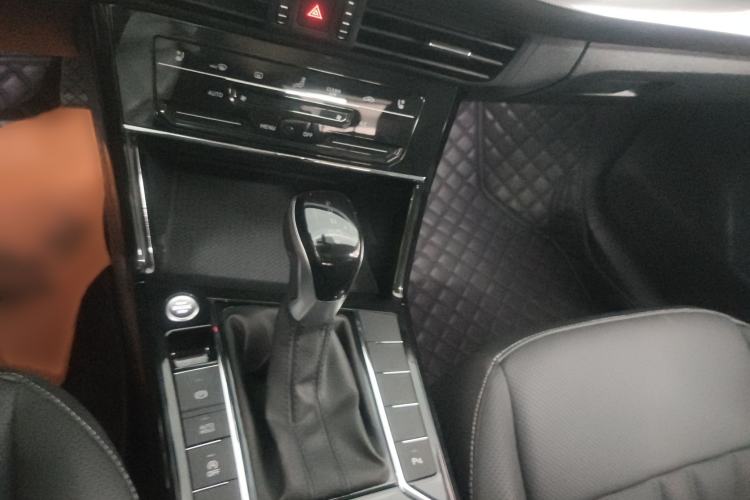 Used Volkswagen Passat 2024 380TSI Starry Elite Edition Audio And AC Panel