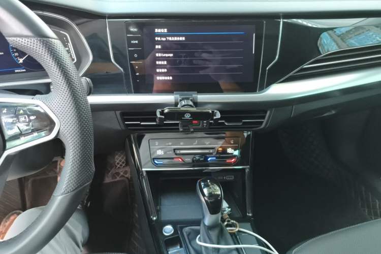 Used Volkswagen Passat 2024 380TSI Starry Luxury Edition Audio And AC Panel
