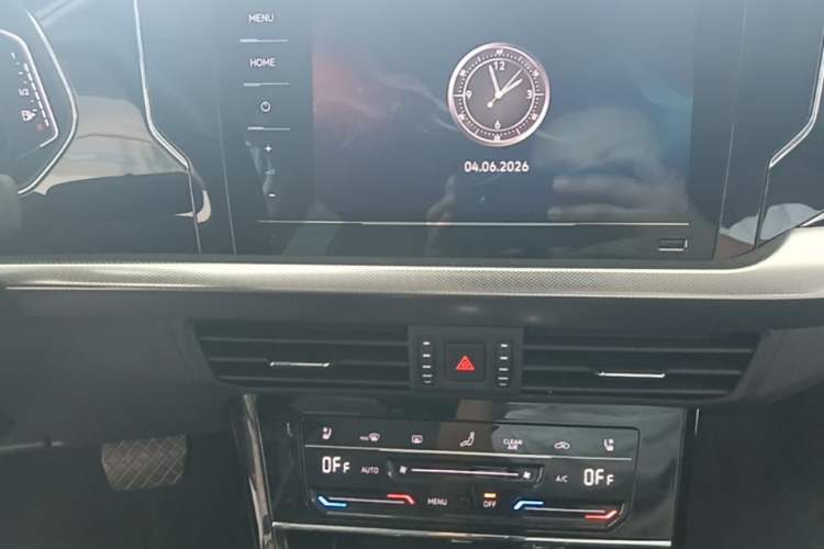 Used Volkswagen Passat 2024 380TSI Starry Elite Edition Audio And AC Panel
