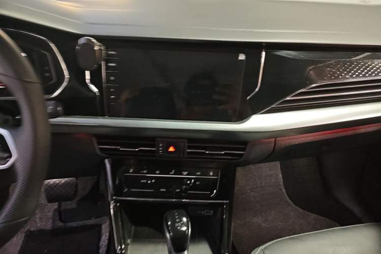 Used Volkswagen Passat 2024 380TSI Starry Luxury Edition Audio And AC Panel