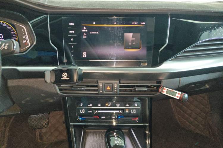 Used Volkswagen Passat 2024 330TSI Starry Elite Edition Audio And AC Panel