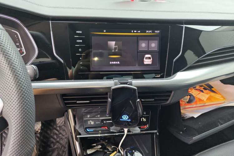 Used Volkswagen Passat 2024 380TSI Dragon Edition Audio And AC Panel