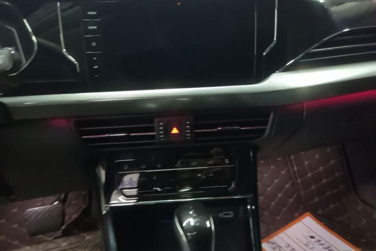 Used Volkswagen Passat 2024 380TSI Starry Dragon Edition Audio And AC Panel