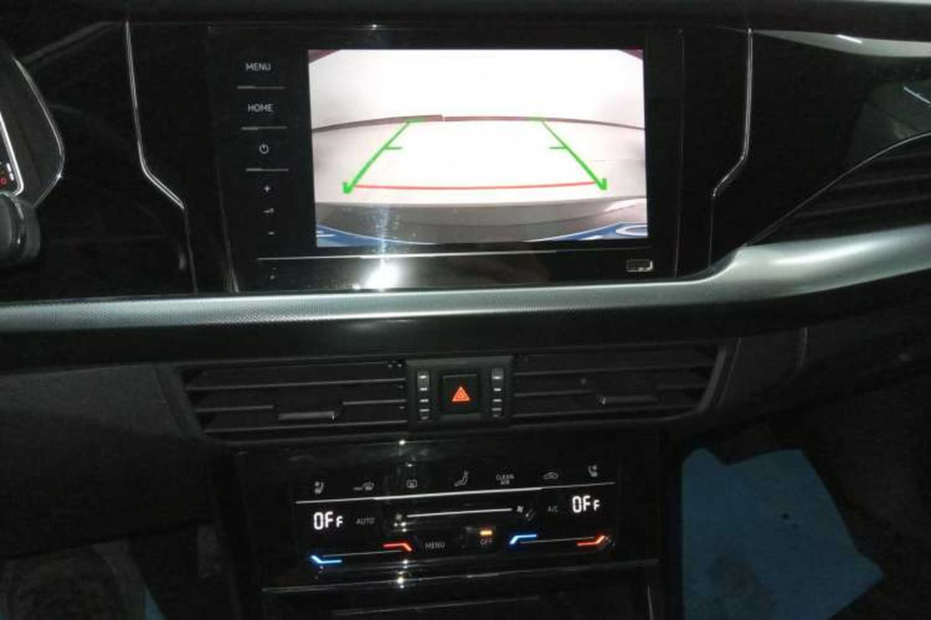 Used Volkswagen Passat 2024 330TSI Elite Edition Audio And AC Panel