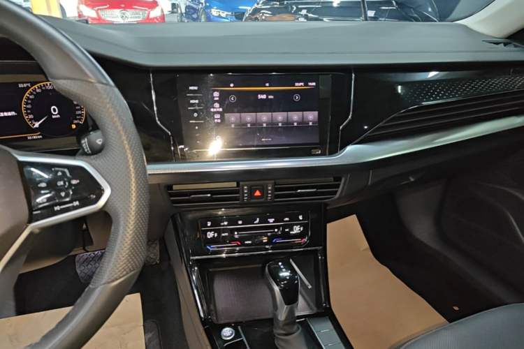 Used Volkswagen Passat 2024 380TSI Elite Edition Audio And AC Panel