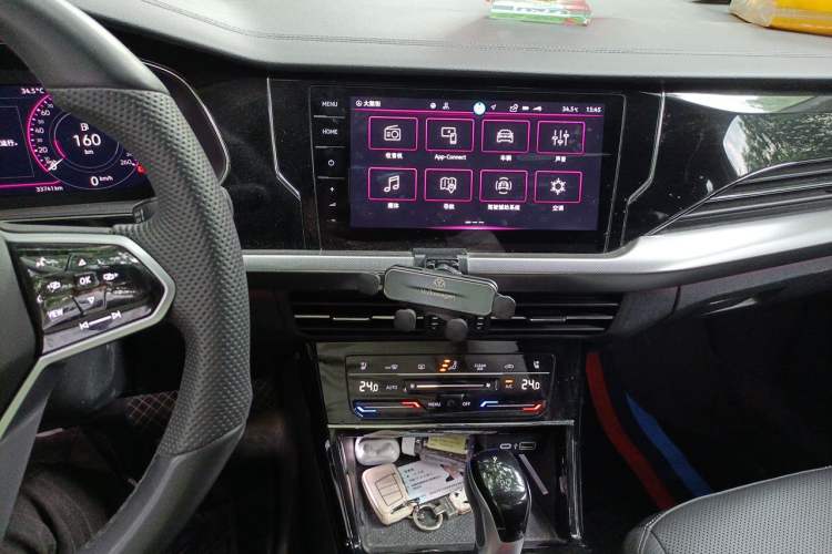 Used Volkswagen Passat 2024 380TSI Starry Dragon Edition Audio And AC Panel
