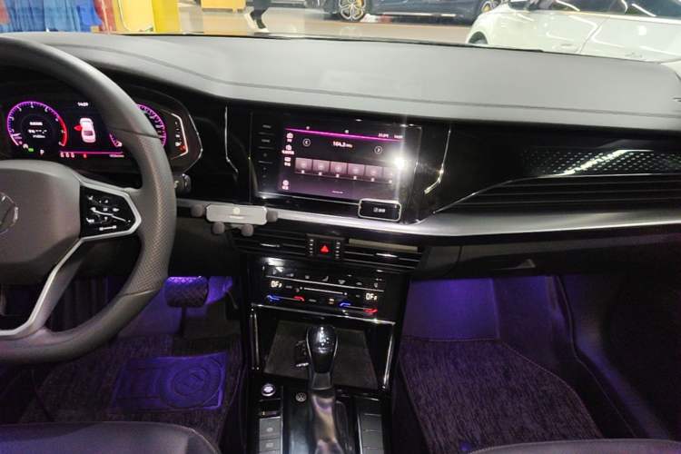 Used Volkswagen Passat 2024 380TSI Starry Elite Edition Audio And AC Panel