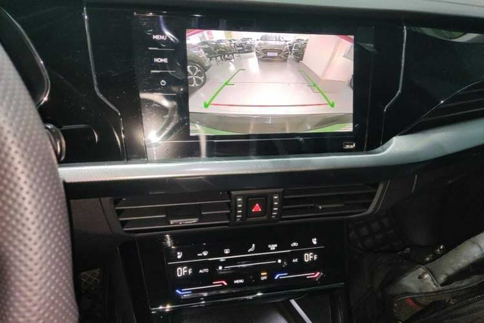 Used Volkswagen Passat 2024 380TSI Starry Dragon Edition Audio And AC Panel