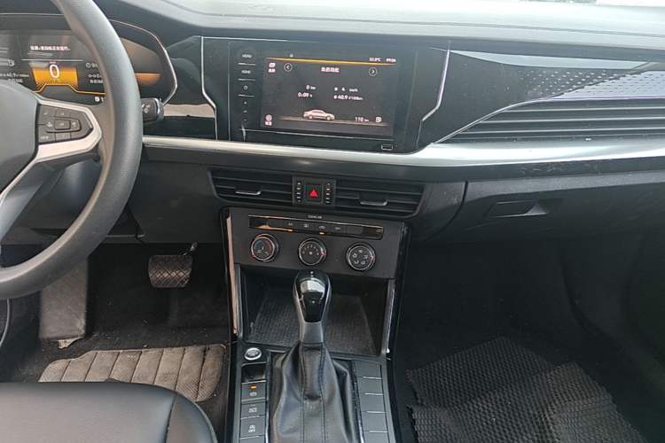 Used Volkswagen Passat 2024 280TSI Business Edition Audio And AC Panel