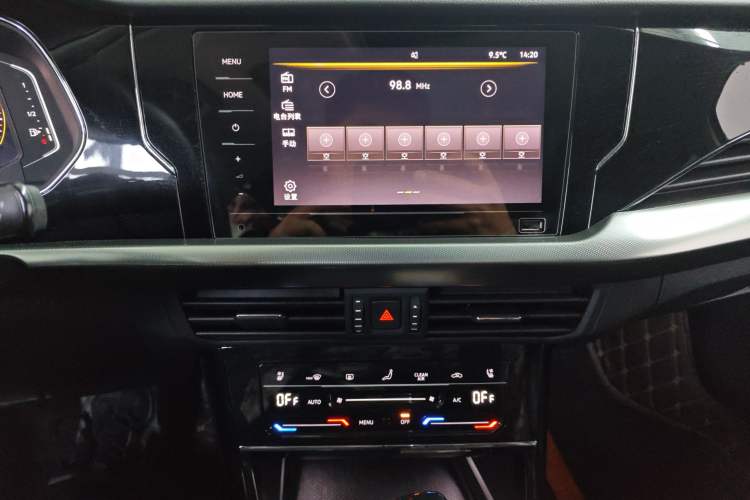 Used Volkswagen Passat 2024 380TSI Dragon Edition Audio And AC Panel