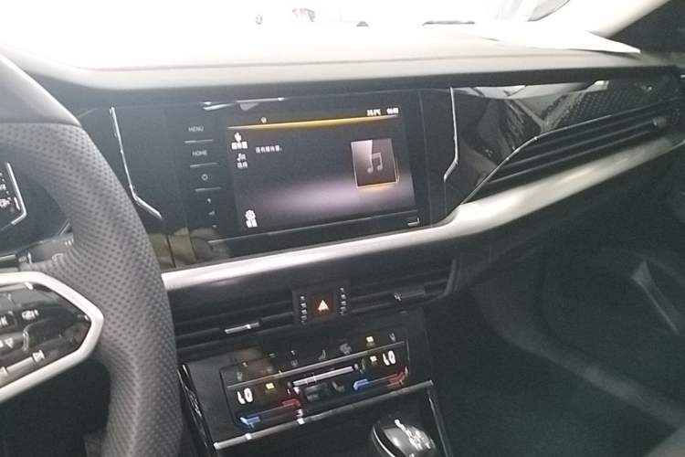 Used Volkswagen Passat 2024 380TSI Starry Elite Edition Audio And AC Panel